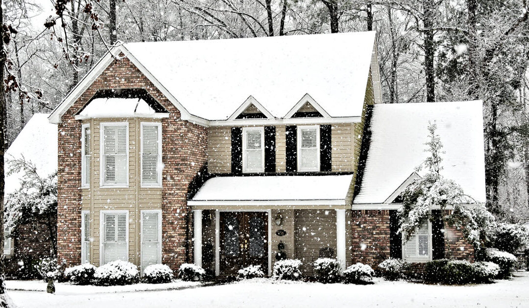 Should You Remove Your Window Screens for Winter?